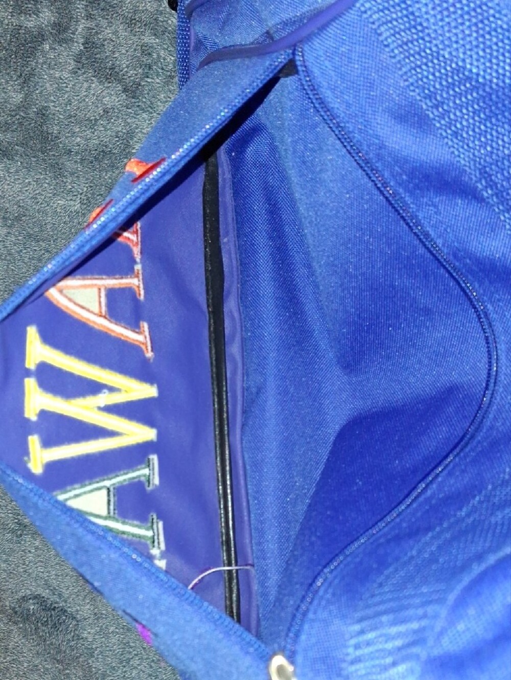 Blue Hawaii Embroidered Travel Bag - Picture 6 of 7